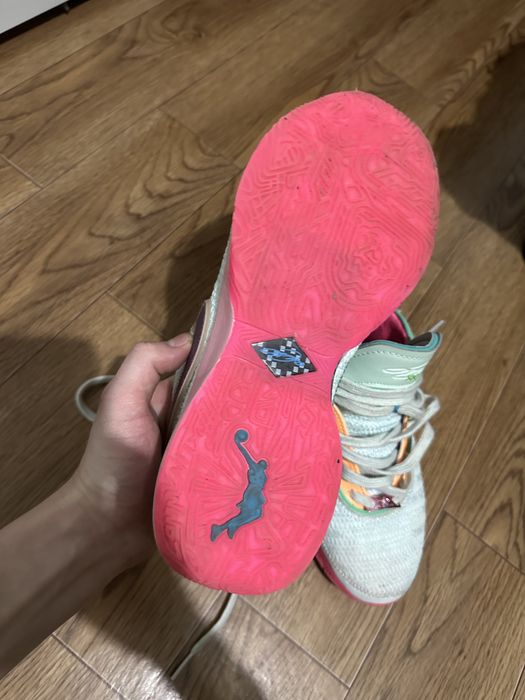 Nike кросовкий размер 40