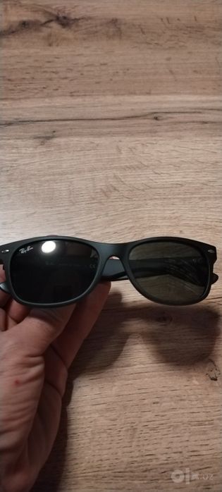 Продам солнцезащитные очки Ray Ban New Wayfarer RB2132
