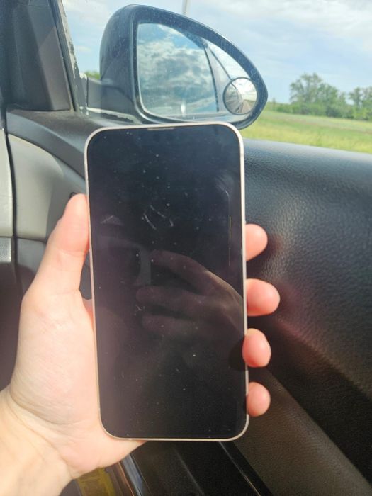 Iphone 13 в хорошем состоянии, срочно
