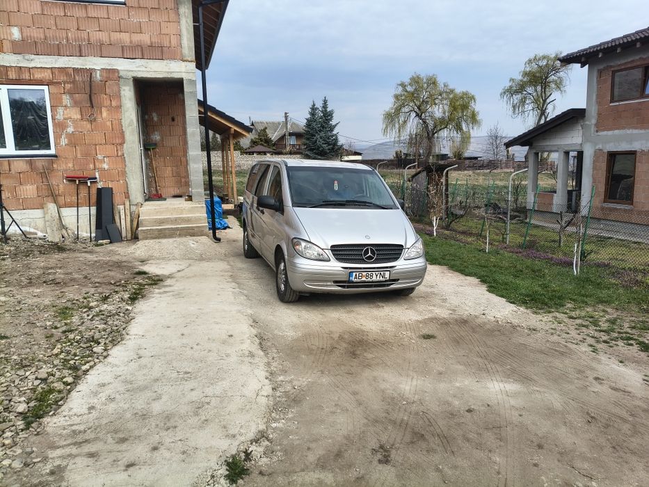 Vând Mercedes Vito