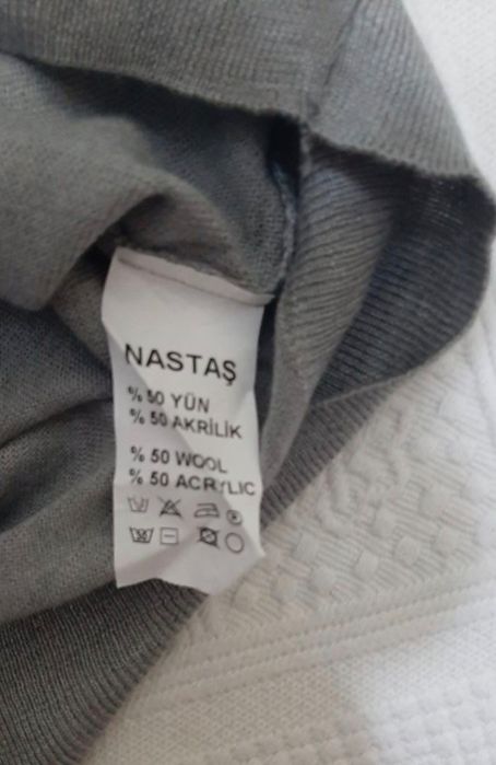 Pulover marimea XL nou fara eticheta de culoare gri