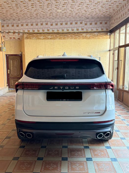 Jetour X70plus  срочна сотилади!