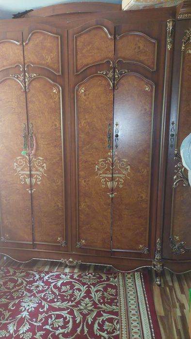 Mebel sotiladi.Spalniy