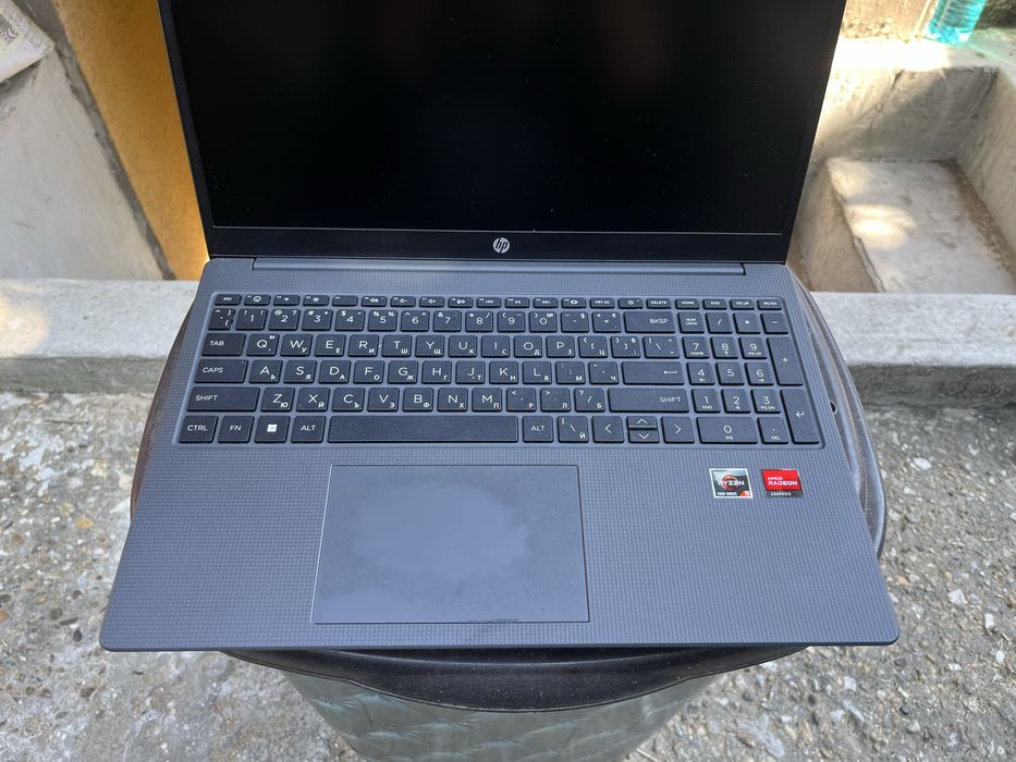 HP Ryzen 5-7520u 16ram, ssd 512gb