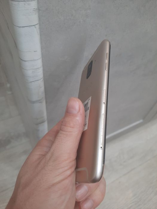 Телефон смартфон Samsung a6