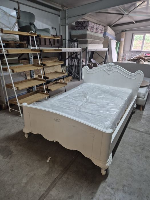 Винтидж реставрирано легло