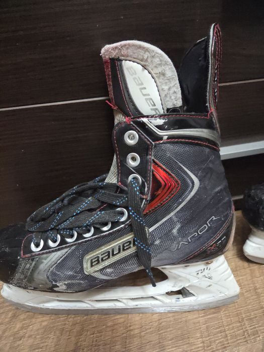 Хоккейные коньки