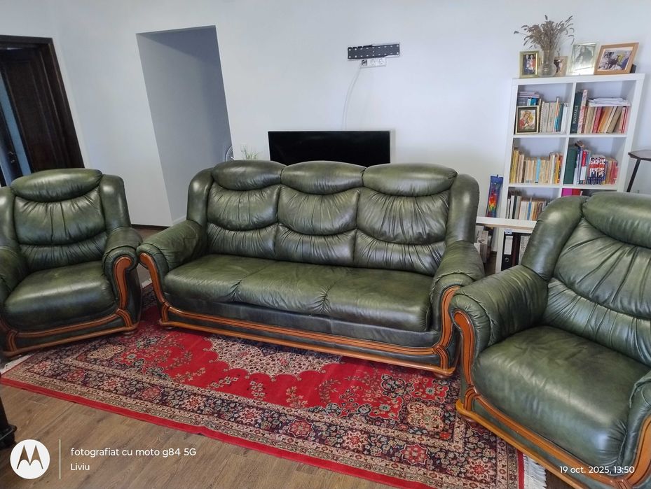 Set canapea piele veritabila+ doua fotolii