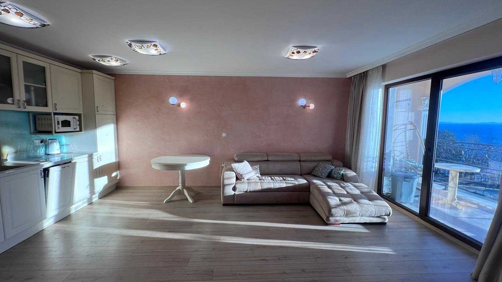 Продава се Тристаен апартамент в Несебър - 114 кв.м за 2325 €/кв.м - Снимка #1