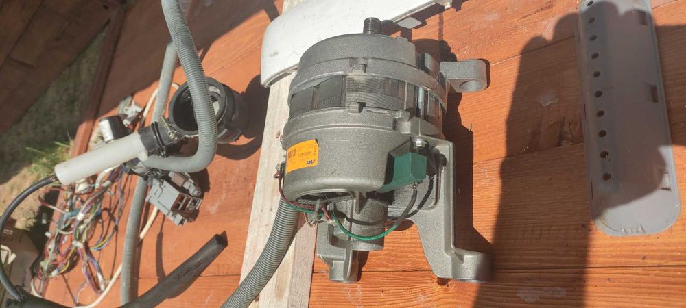 Части за перална Аристон AVL 105