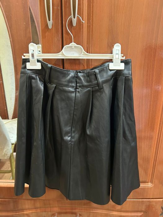 2 стильные мини-юбки