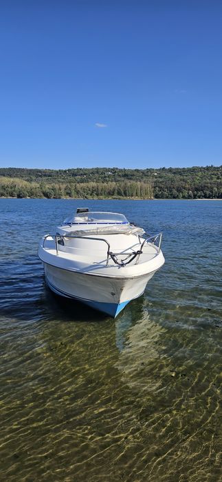 Barca QuickSilver  Semicabinată 520