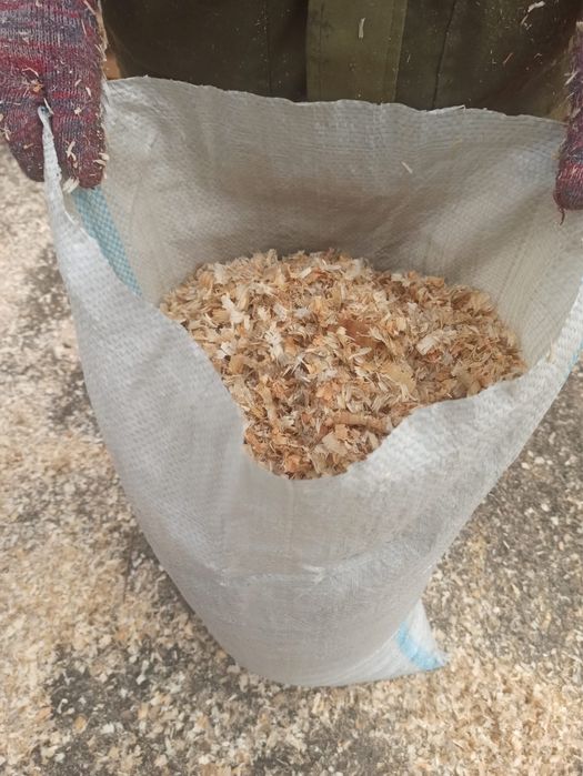Опилки в мешках