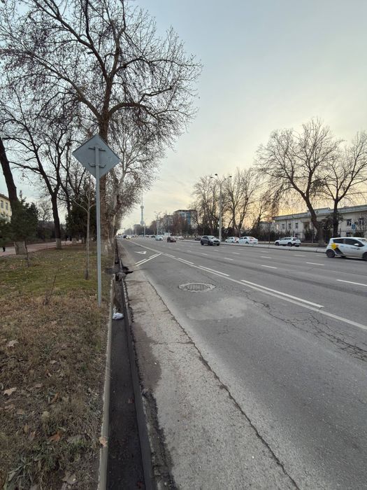 Срочно, Юнусабад Амир Темур шох куча 3,34 сотих  (1 сотиги 140000y.e.)