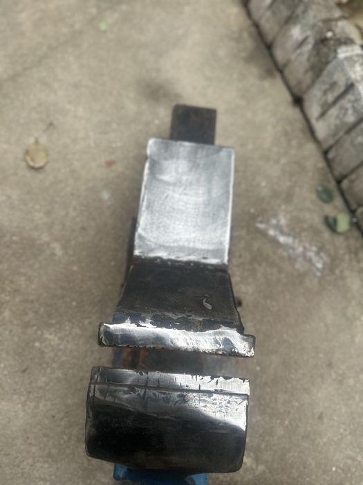 Продам тиски большое