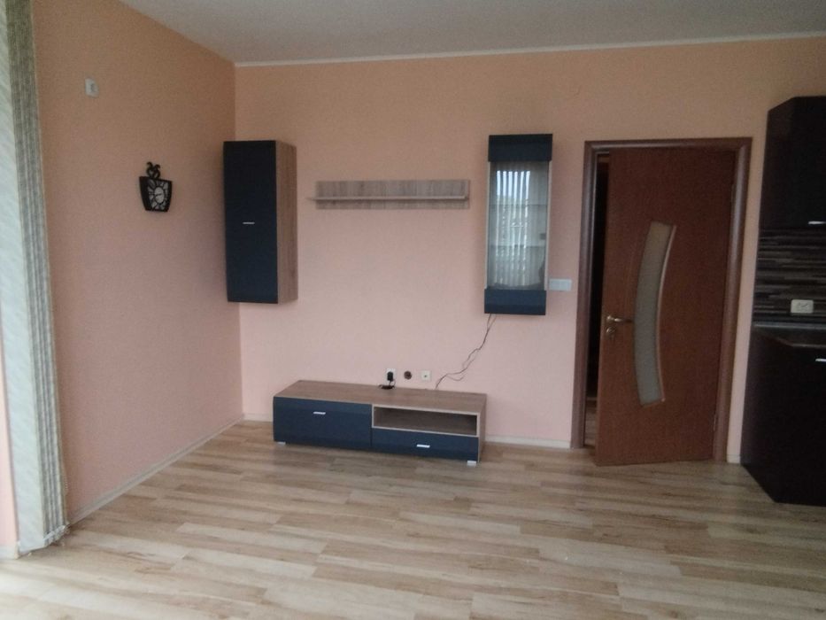 Дава се под наем Двустаен апартамент в Перник, Изток - 60 кв.м за 357 € - Снимка #3