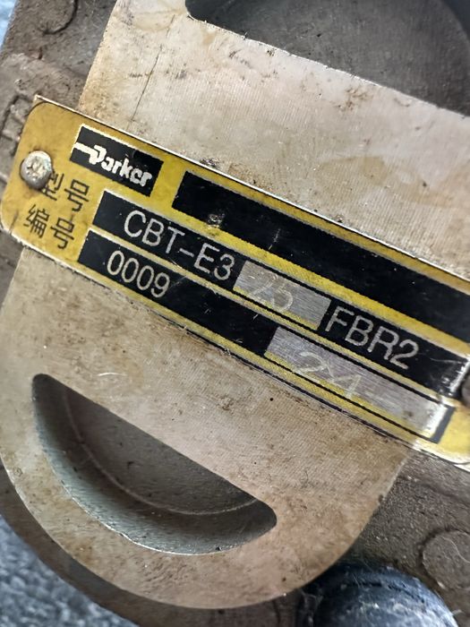 gidravlik nasos sotiladi