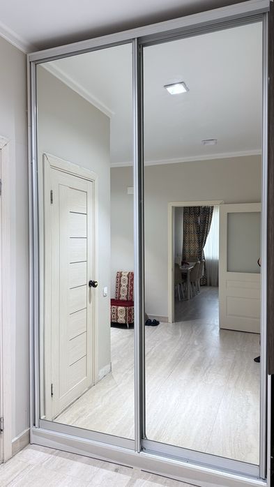 Шкаф купе в хорошем состоянии