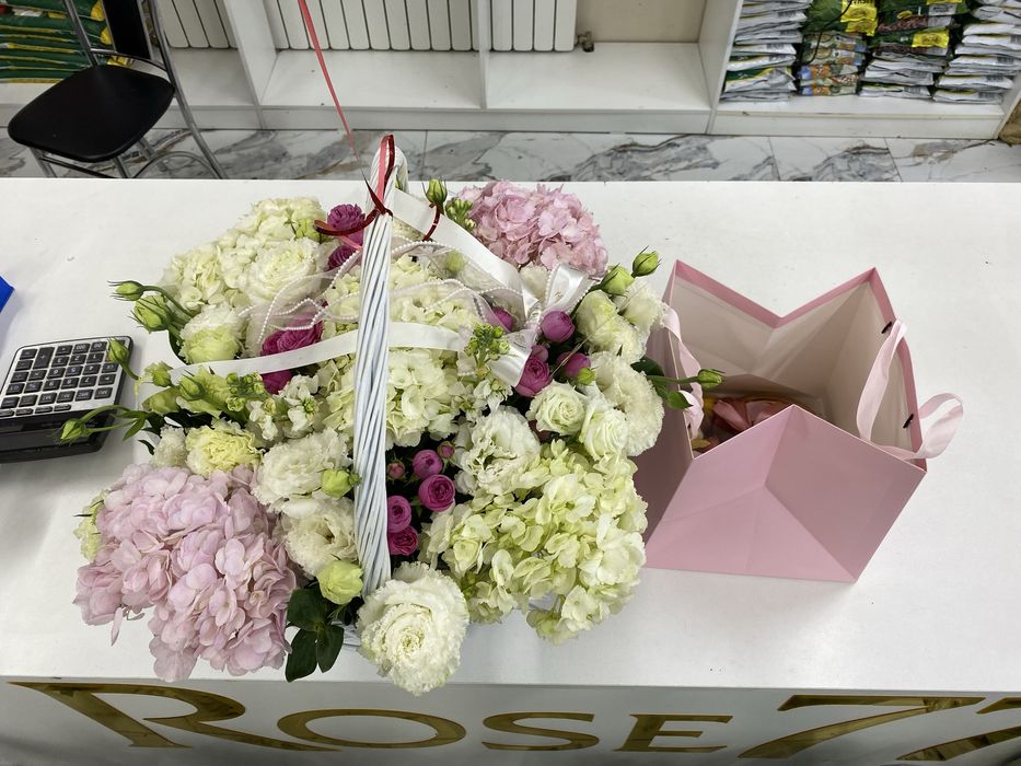 Цветы доставка есть!