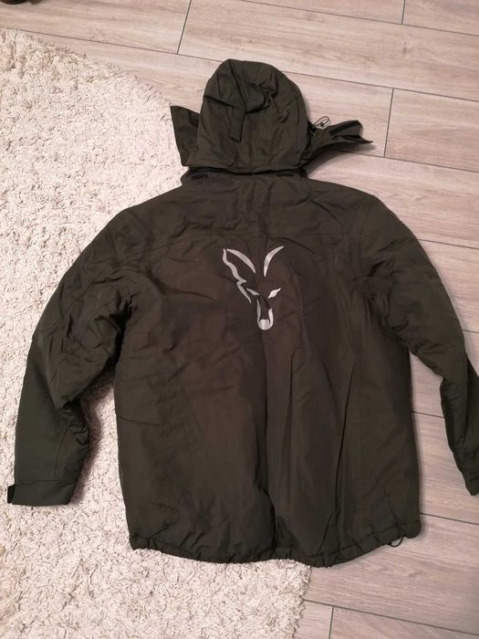 Vând costum de pescuit Fox Wintersuit Camo