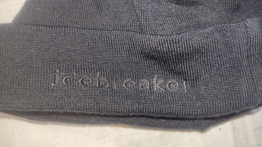 Căciulă Icebreaker mărime L conform etichetei lâna merinos New Zeeland