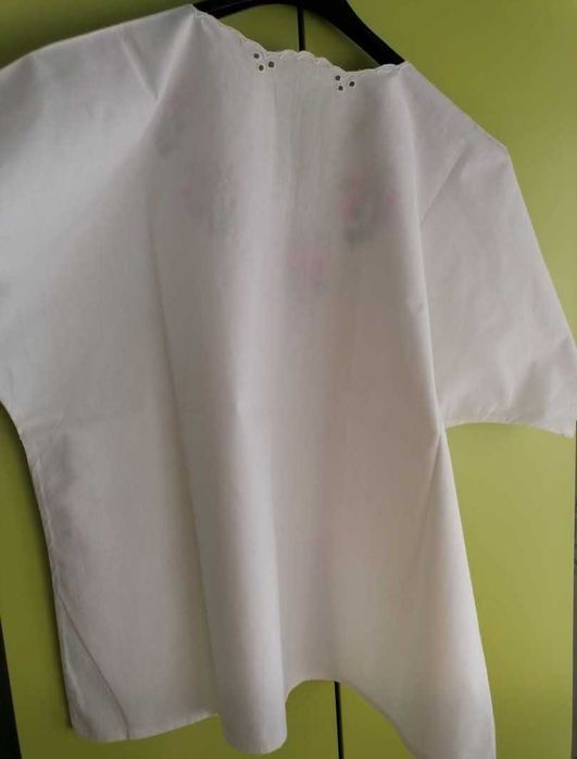 Дамска блуза с бродерия