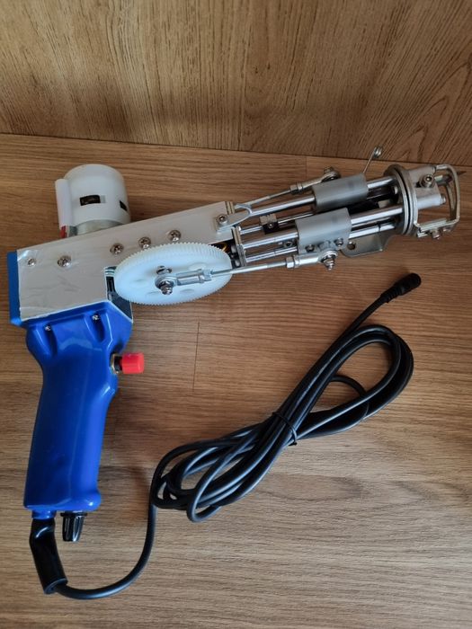 Aparat țesut covoare( tufting gun)
