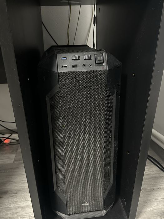 Unitate PC  pentru gaming-office