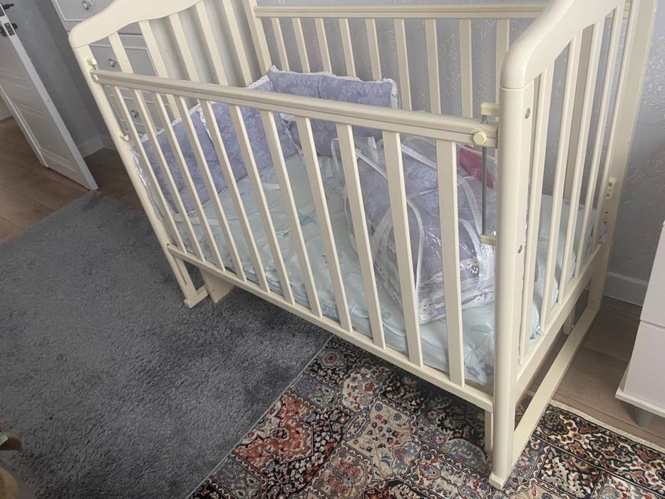 Продам детскую кроватку