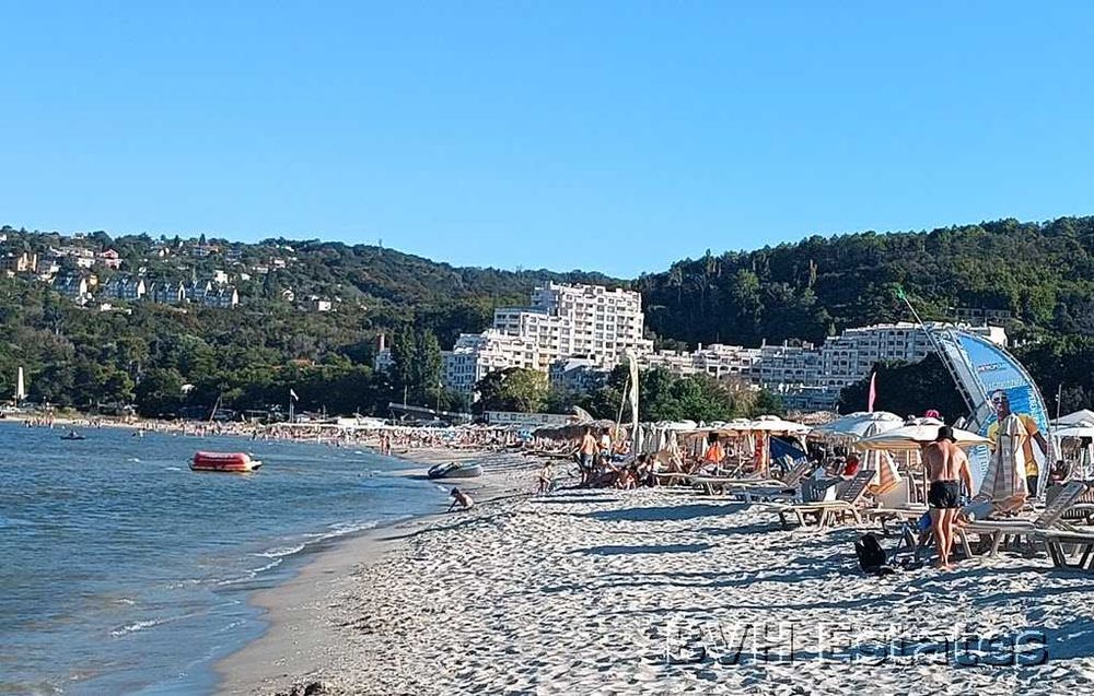 Тристаен апартамент с морска гледка във Varna Southbay Residence