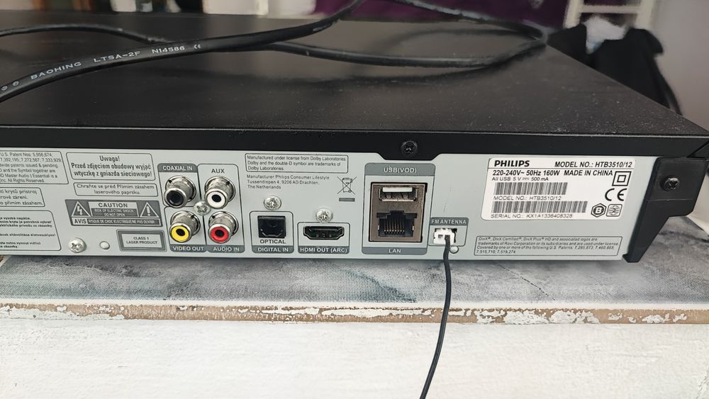 Philips DVD player 3D 5.1.   1000W