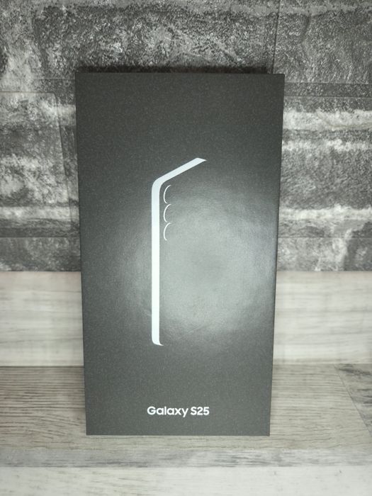 Samsung S25 256GB с гаранция!
