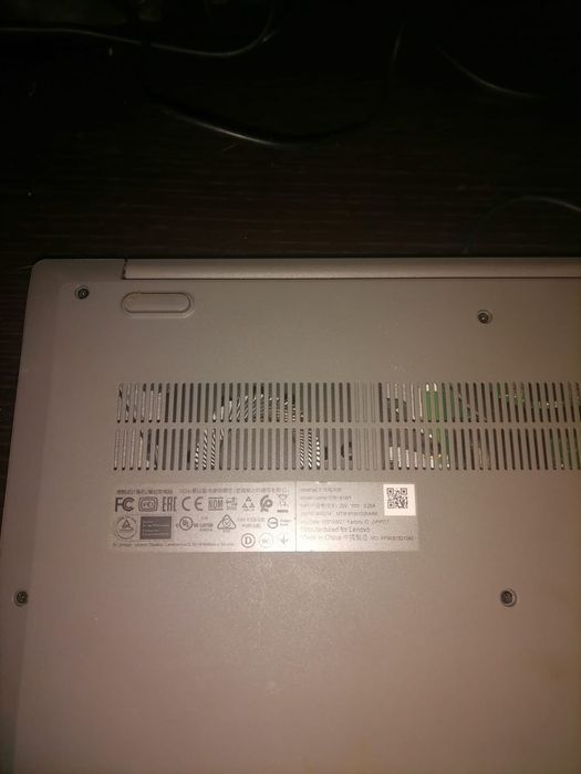 Продам ноутбук леново ideapad 3 15ada05