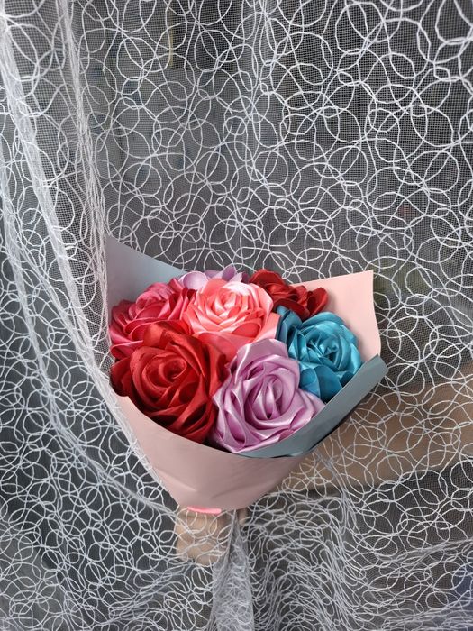 Букет из 7 роз. .