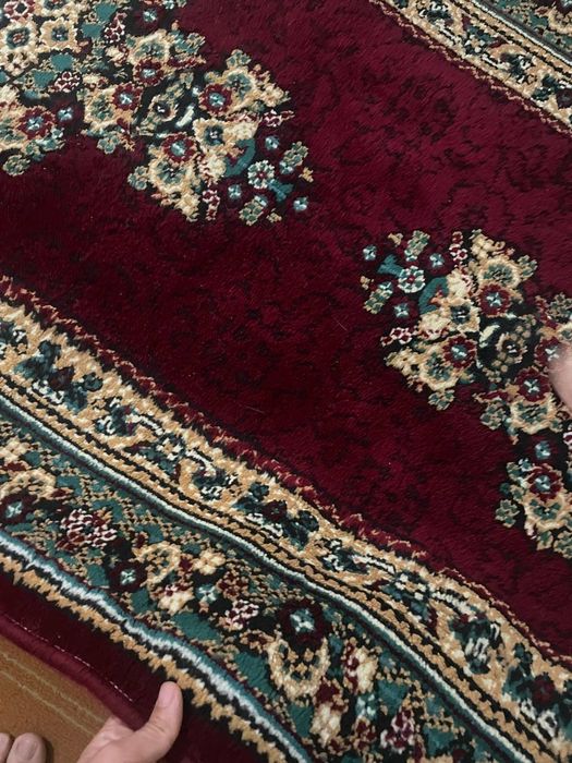 Gilam sotiladi srochna