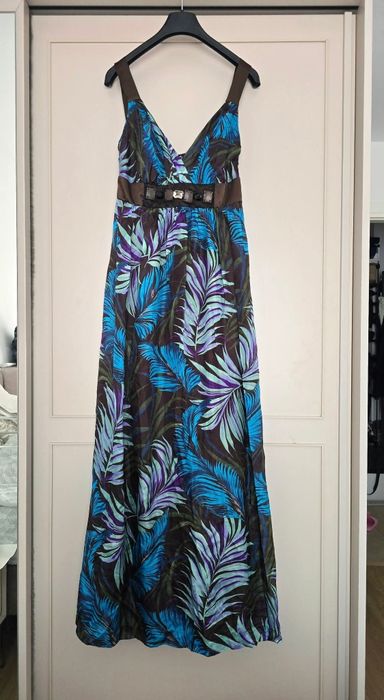 Rochie maxi, lunga Ana ALCAZAR. NOUA

Ana ALCAZAR.

O superba rochie l