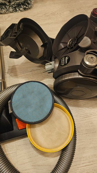 Прахосмукачка Dyson DC19, професионално профилактирана