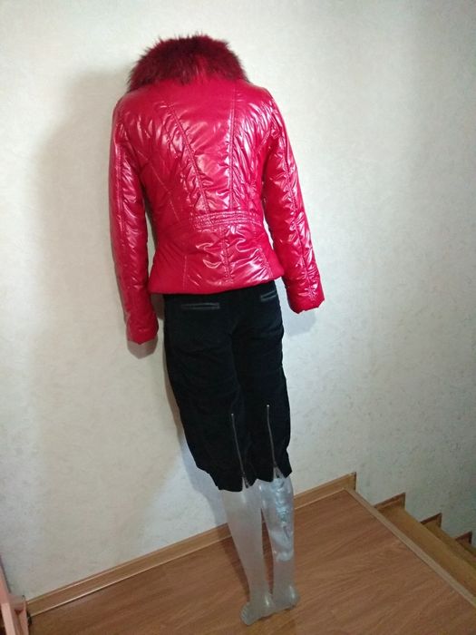 Куртка лаковая, красного цвета
