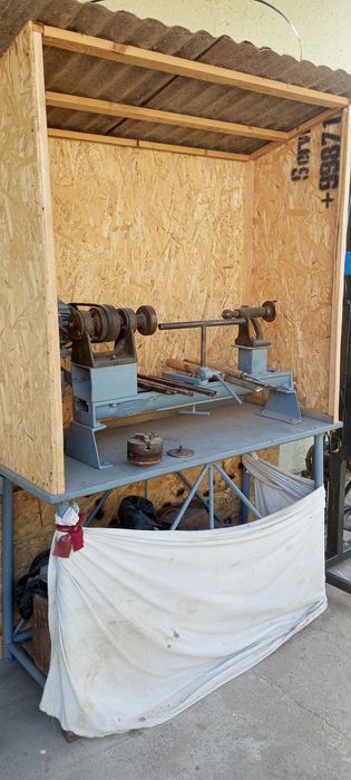 Продаëться токарный станок по дереву. В отличном состоянии.