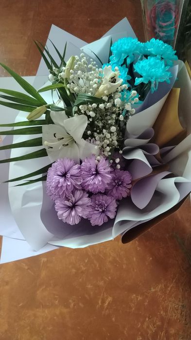 Продам живые цветы