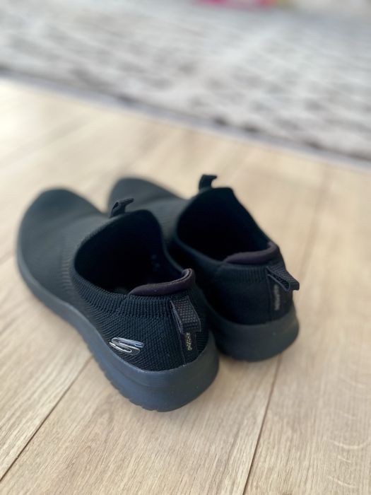 Sketchers mar 36