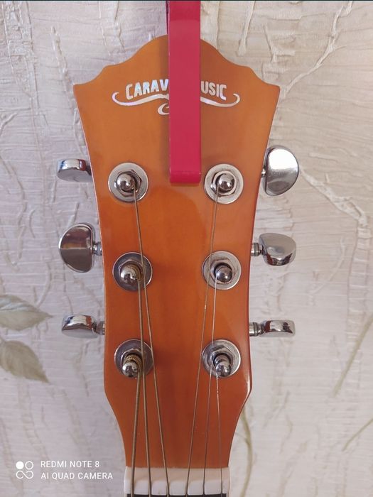 Акустическая гитара Caravan music