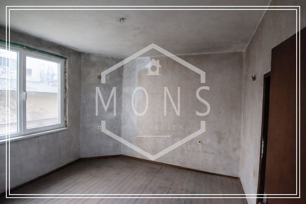 Продава се Тристаен апартамент в Велико Търново, Бузлуджа - 90 кв.м за 912 €/кв.м - Снимка #2
