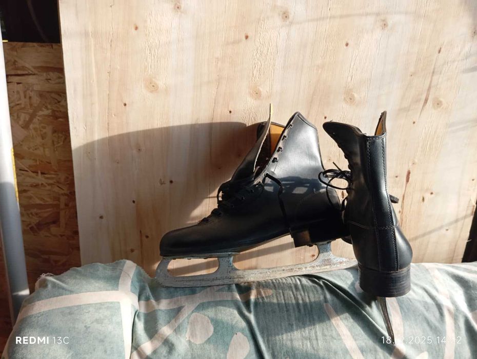 Patine negre noi CANADA