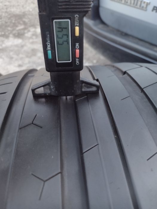 Перфектни 2бр.295/35/19 Continental Extreme C Sport dot1720