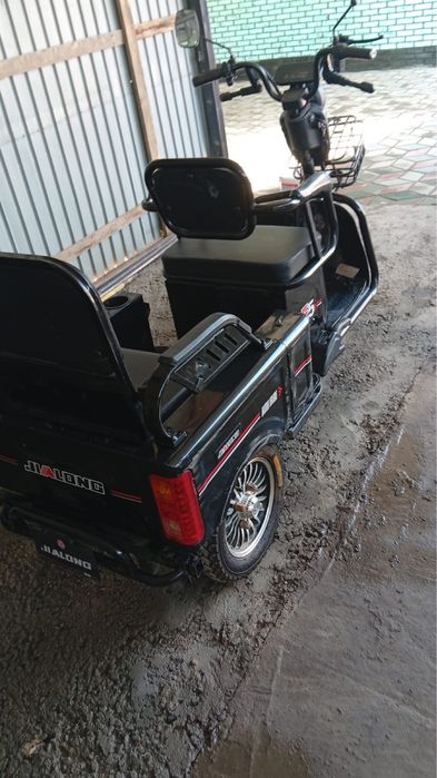 скутер с 3 сиденьями