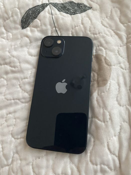 Продавам айфон 13