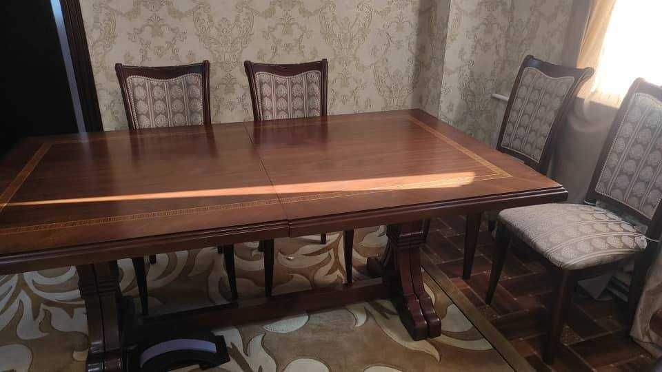Комлект стол и 12 стульев для гостиной