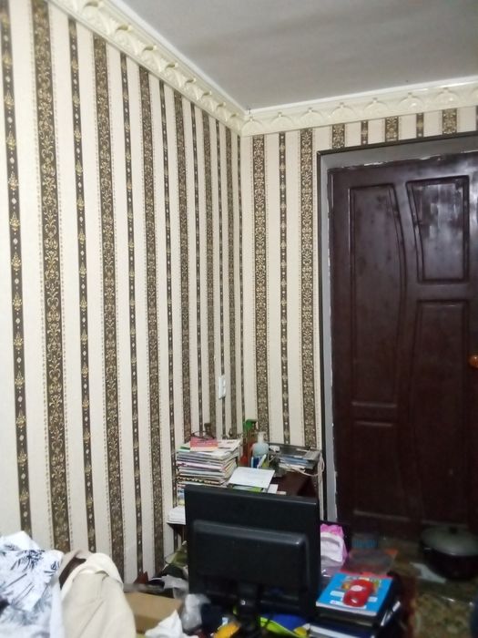 Срочно!!Тўрт хонали квартира сотилади.