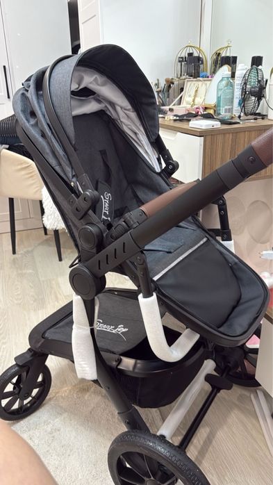 Продам детскую коляску 3 в 1